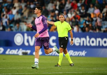 Waldo se echó el equipo a la espalda cuando más sufría el Tenerife al estar con un jugador menos. El centrocampista empató el partido ante la Ponferradina con un potente lanzamiento de falta (previamente tocado por Iván Romero). Su potente disparo entró por bajo, junto al palo derecho de Makaridze.