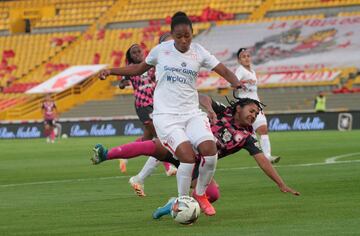Independiente Santa Fe se impuso sobre América de Cali y se coronó, por segunda vez, campeón de la Liga BetPlay Femenina. Fany Gauto y Nubiluz Rangel anotaron los goles de la victoria. El marcador global terminó 4-1.