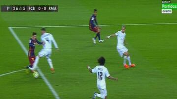 El Camp Nou reclamó penalti de Sergio Ramos sobre Messi