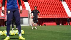 Rubi, entrenador del Almer&iacute;a, durante un entrenamiento.