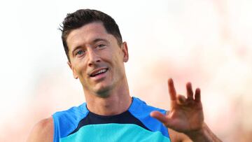 FORT LAUDERDALE, FLORIDA - JULY 19: Robert Lewandowski of FC Barcelona warms up before a preseason friendly against Inter Miami CF at DRV PNK Stadium on July 19, 2022 in Fort Lauderdale, Florida. (Photo by Michael Reaves/Getty Images)