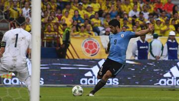 Uruguay aguanta a Colombia y sale vivo de Barranquilla