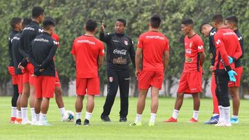 Solano libera a Távara y Velarde y enciende la pradera