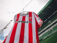 01-04-26. IMAGEN DE LA CAMISETA DEL SPORTING EN EL SARDINERO.