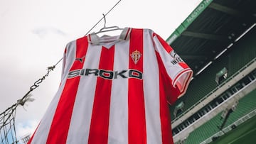 01-04-26. IMAGEN DE LA CAMISETA DEL SPORTING EN EL SARDINERO.