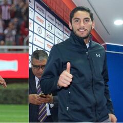 Chivas cocina intercambio con Cruz Azul: Fierro por Corona