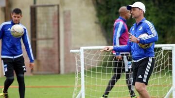 Ha pasado una semana y dos días desde el último juego de Millonarios en la Liga por la fecha 12 y pasarán muchos más días para el juego con Junior ya que no hay fecha ni hora.