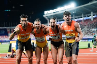 Hist¨®rica Espa?a: oro y plata del 4x400 y el 4x100 femenino... ?derrotando a EE UU!: ¡°Que se preparen que estamos aqu¨ª¡±