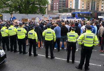 Los seguidores del Chelsea protestan contra la Superliga