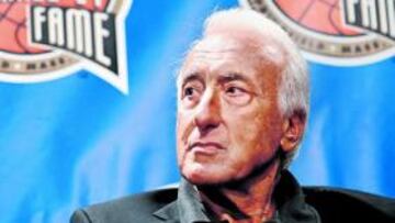 <b>UN REFERENTE. </b>Gamba, cuando entró en el Hall of Fame de EE UU.