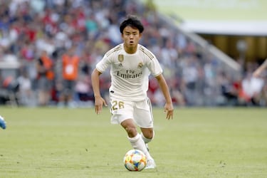 Formado en la cantera del FC Barcelona tuvo que dejar La Masía por una sanción al club blaugrana por fichar menores extranjeros para su cantera. Regresó a Japón donde destacó en el Tokyo FC y en verano de 2019, el Real Madrid pagó 2 millones al club nipón.