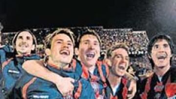 <b>A PUNTO. </b>A los jugadores de San Lorenzo, en la foto, les basta con ganar esta noche al Arsenal.
