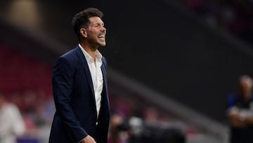 Atletico Madrid&#039;s Argentinian coach Diego Simeone reacts during the International Champions Cup football match Club Atletico de Madrid vs Inter Milan at the Wanda Metropolitano stadium in Madrid on August 11, 2018. (Photo by JAVIER SORIANO / AFP)