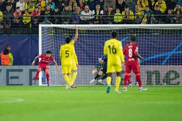 El extremo colombiano anotó en la victoria 2-3 de Liverpool ante Villarreal y fue la gran figura de la clasificación a la final de la Champions League. 