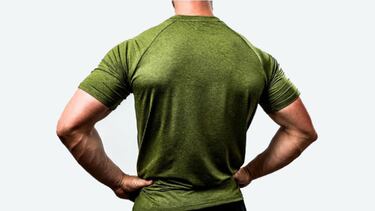 La camiseta ajustada creada por y para deportistas: marca los hombros y los brazos sin notar que la llevas puesta
