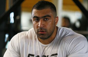 El jordano Mohammad Nsour, renunci¨® a la carrera de medicina para perseguir su sue?o de convertirse en un fisicoculturista estrella. A los 26 a?os, est¨¢ un paso m¨¢s cerca, ya que se clasific¨® para Mr Olympia, un prestigioso concurso internacional en Las Vegas, Nevada, donde se enfrentar¨¢ a los nombres y m¨²sculos m¨¢s importantes del deporte.