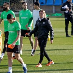 El Elche se entrena con las ausencias de Fidel, Josan, Bigas y Adam