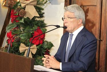 Guillermo Amor manages to put his foot in it