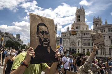 Manifestación en Madrid contra la segregación racial y en solidaridad por el asesinato de George Floyd bajo custodia policial en Minneapolis.