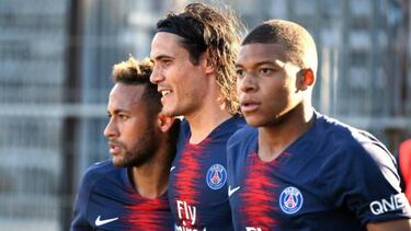 PSG coach Tuchel expects Cavani to stay despite mooted Atlético move