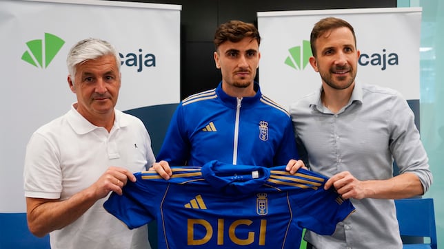 La extraña situación de Álex Forés: descartado, pero titular ante el Betis