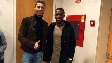 Vinicius posó con Cristiano cuando viajó a Madrid.
