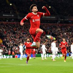 Otra vez de cabeza: Luis Díaz marca y sella el pase a octavos de Europa