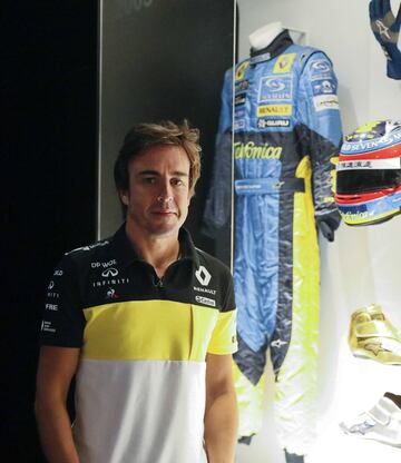 Fernando Alonso viste ya como nuevo piloto de Renault