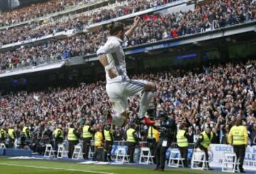 Gareth Bale celebra el 2-0.
