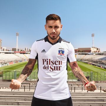 Una vuelta a los 90's: la nueva camiseta de Colo Colo 2022