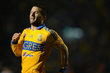 Tras vivir brillantes temporadas con otros clubes del fútbol mexicano, falló como delantero de los felinos.