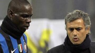 Balotelli cree que Mourinho debe aprender educación