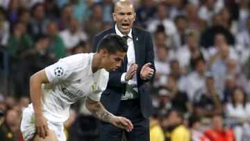 James y Zidane en un partido del Real Madrid.