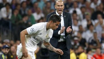 James y Zidane en un partido del Real Madrid.