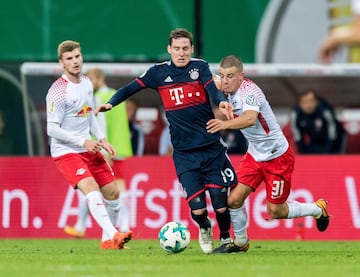 Sebastian Rudy era el jefe del centro del campo del Hoffenheim que logró la cuarta plaza en 2017. Se marchó libre tras terminar su vinculación con el club badenés.