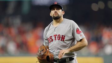 El pitcher de los Red Sox es buscado por varios equipos después de su gran desempeño en postemporada aunque el lanzador desea quedarse en Boston.