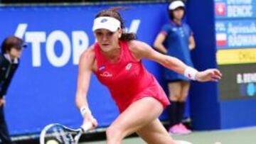 Agnieszka Radwanska durante la final del torneo de Tokio que la enfrent&oacute; a la suiza Belinda Bencic.