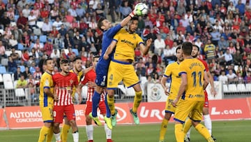 Fecha, horario, cómo ver en directo en televisión y cómo seguir minuto a minuto online el Alcorcón-Reus de la jornada 42 de LaLiga 1,2,3 que se jugará en Santo Domingo.
