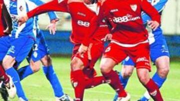 <b>ÉXTASIS Y TRAGEDIA. </b>El golazo de Portilla en tiempo de prolongación trajo la alegría a la Ponfe y la desazón a un sevilla desastroso.