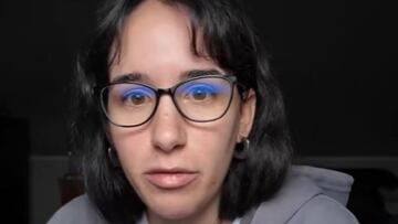 Se lamenta por lo que, según afirma, dicen los franceses sobre los españoles en las comidas