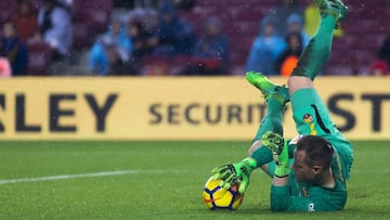 El portero del Barcelona, Marc Andr&eacute; Ter-Stegen, durante un partido.