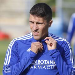 Zapater sufre un esguince de rodilla y estará un mes de baja