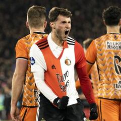 Santiago Giménez, en el Top 10 de los jugadores menores de 23 años con más goles en el mundo