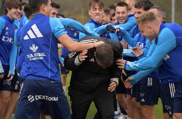 El Molinón acoge un duelo marcado por las bajas y con un objetivo común
