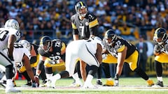 PITTSBURGH, PA - NOVEMBER 08: Ben Roethlisberger #7 of the Pittsburgh Steelers calls a play during the first half of the game against the Oakland Raiders at Heinz Field on November 8, 2015 in Pittsburgh, Pennsylvania.   Jared Wickerham/Getty Images/AFP
 == FOR NEWSPAPERS, INTERNET, TELCOS &amp; TELEVISION USE ONLY ==