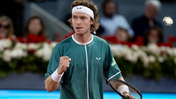 El tenista ruso Andrey Rublev celebra un punto durante su partido ante Felix Auger-Aliassime en la final del Madrid Open 2024