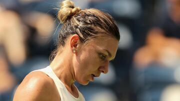 Halep aggravates back injury in China Open retirement