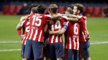 Los futbolistas del Atl&eacute;tico celebran un gol.