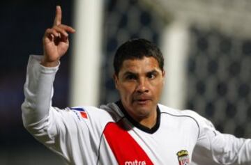 César Díaz: 10 equipos. El goleador anotó en Cobresal 36, D.Temuco 27, Cobreloa 20, Melipilla 12, Curicó Unido 10, S.Wanderers 8, Coquimbo Unido 7, Palestino 6, Audax Italiano 4 y S.Morning 2.