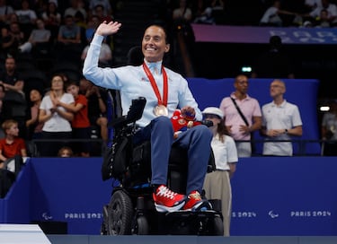 La nadadora española consigue la medalla de bronce en los 50 metros espalda y alcanza así las 28 de Michael Phelps.